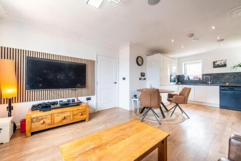 Living Room/Kitchen