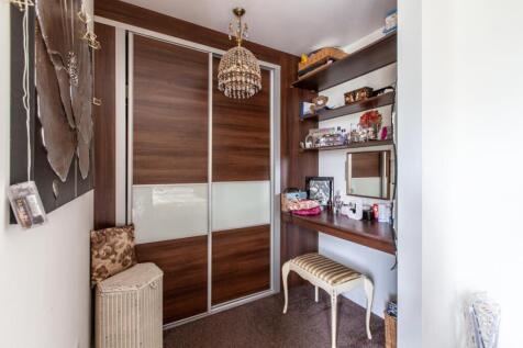 Dresser Area