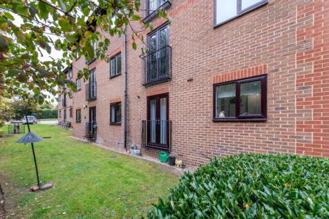 Communal Area to Rear