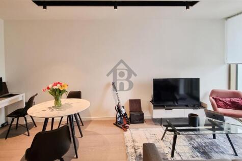 Lounge 1.1.jpg