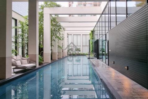 Infinty Swimming Pool - Canary Wharf - For Sale