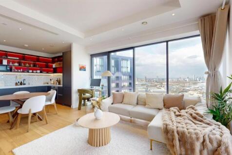 For Sale Living &amp; dinning room Corson House E14