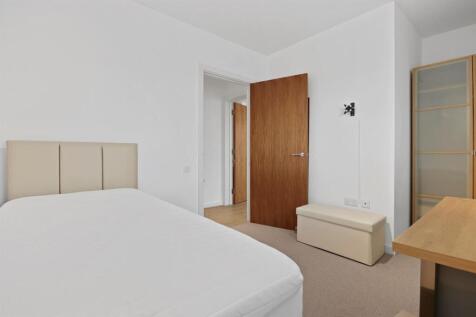 Properties for rent in E14.jpg