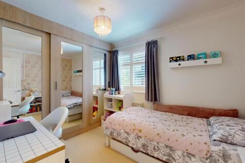 Second Master bedroom - Spacious house for Sale - 