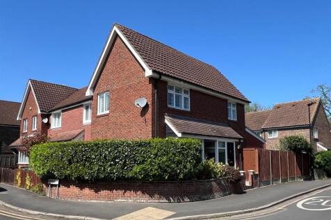 Spacious house for Sale - E6, Beckton