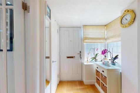 New refurbished - Spacious house for Sale - E6