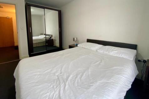 One bed to rent in East India.jpg