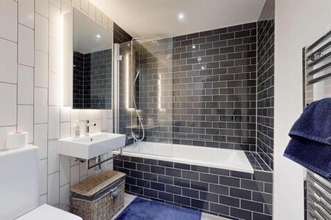 Moder, New Bathroom with Bathtub  at Royal Crest A