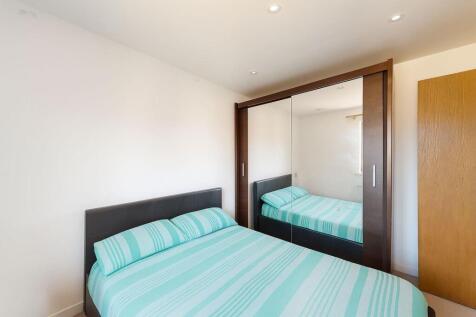 Bedroom for Sale at long Mark Road