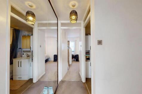 Property to rent in E3