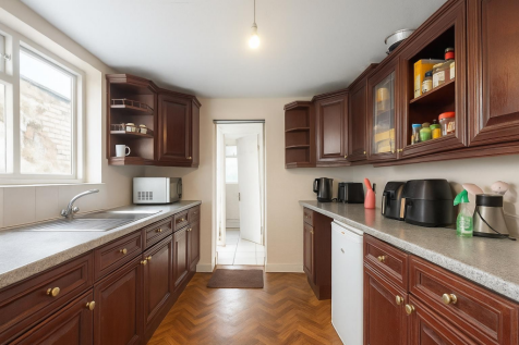 Property for sale at upton park, E13, By Barrain L