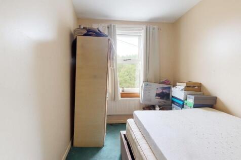 Property for sale at upton park, E13, By Barrain L
