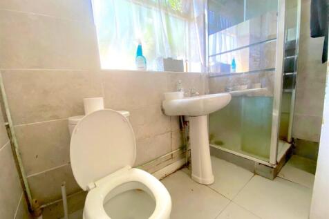 Property for sale at upton park, E13, By Barrain L