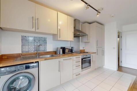 3 Bedrooms Property to rent in E14 - Barrain Londo