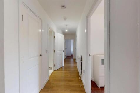 3 Bedrooms Property to rent in E14 - Barrain Londo
