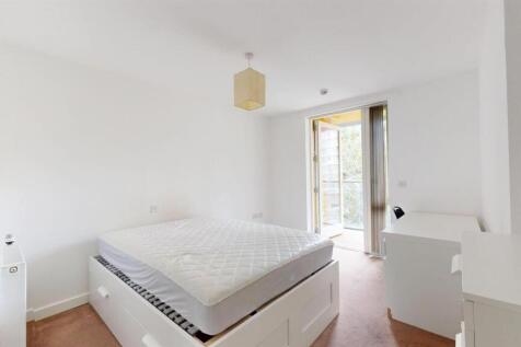 3 Bedrooms Property to rent in E14 - Barrain Londo