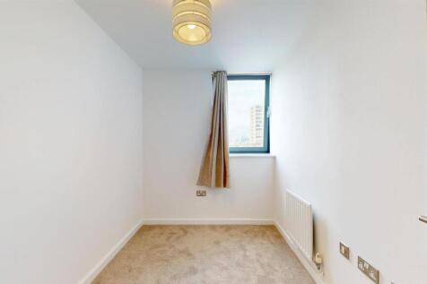 tow bed to let- Barrain London