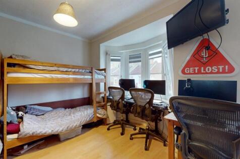 Big House for sale by Barrain London