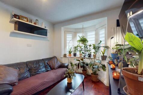 Big House for sale by Barrain London