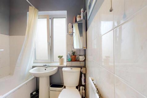 Big House for sale by Barrain London