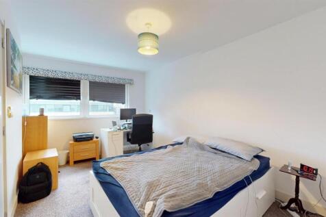 Property For Sale Gallions Reach, E16 (Master room