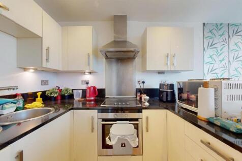 Property For Sale Gallions Reach, E16 (Fitted Kitc