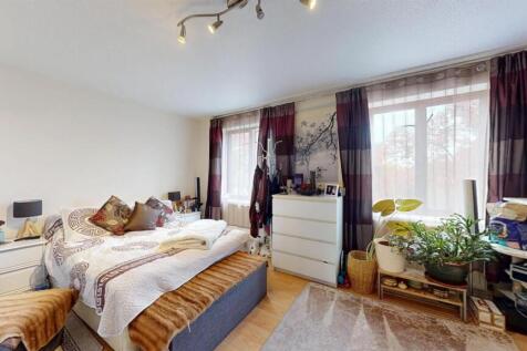 Beckton, E6, House for sale Barrain London Estate 