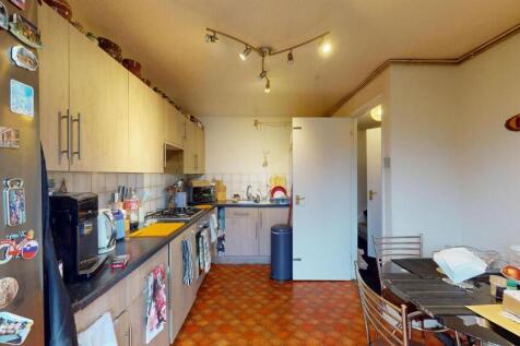 Beckton, E6, House for sale Barrain London Estate 