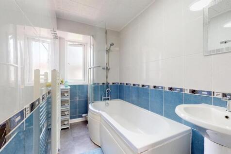 Bathroom with bathtub for sale at E16 by Barrain L
