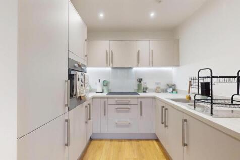 1 Bedroom For Sale, Beckton, E6, By Barrain London
