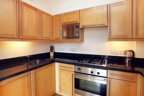 Flat 7, 28 Great Smith Street 84326 ph3-min.jpg