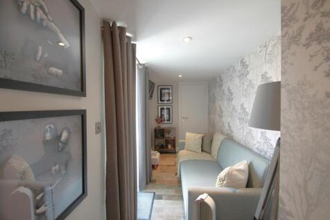Snug/Playroom