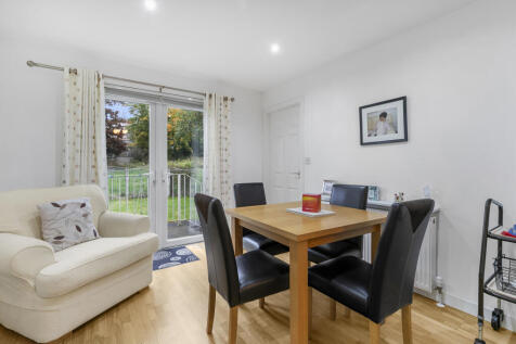 Lounge/ Dining Room
