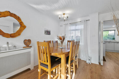 Lounge/ Dining Room