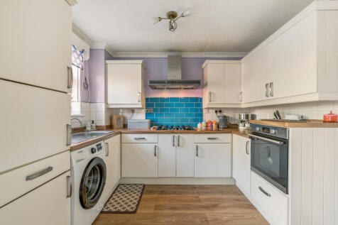 Kitchen/ Dining Room