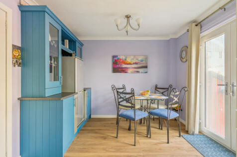 Kitchen/ Dining Room