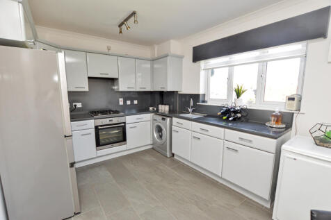 Kitchen/ Dining Room