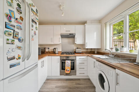 Kitchen/ Dining Room