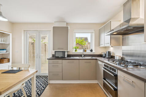 Kitchen/ Dining Room