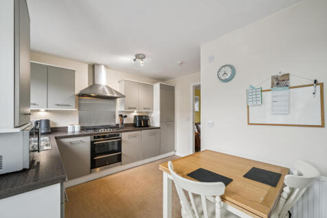 Kitchen/ Dining Room