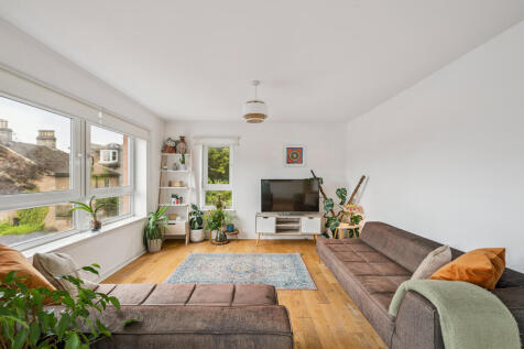 Lounge/ Dining Room