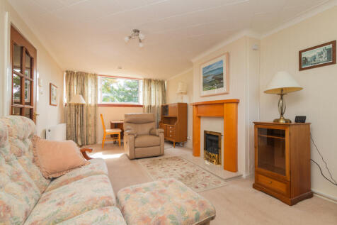 Lounge/ Dining Room