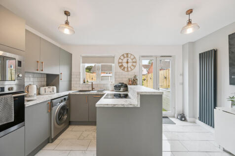Kitchen/ Dining Room