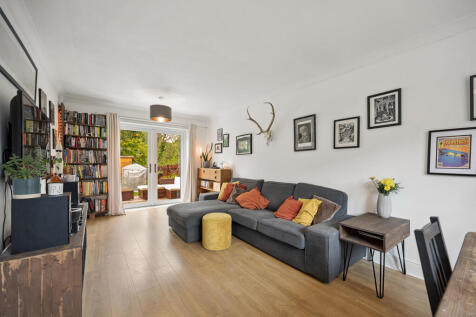 Lounge/ Dining Room