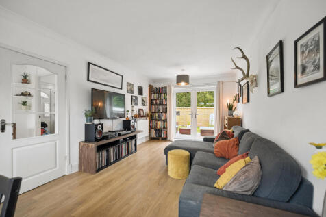 Lounge/ Dining Room