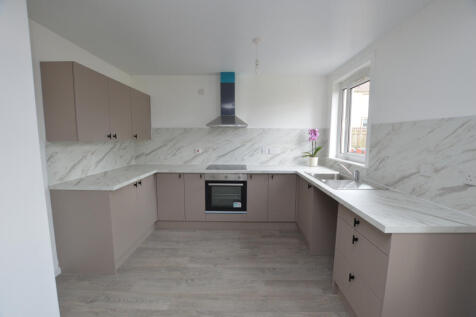 Kitchen/ Dining Room