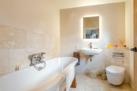En-suite to Third Bedroom
