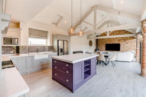 8654036-interior70.jpg