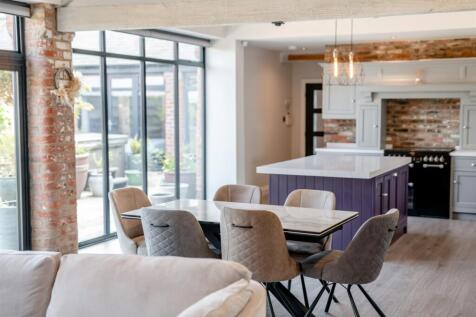 8654036-interior30.jpg