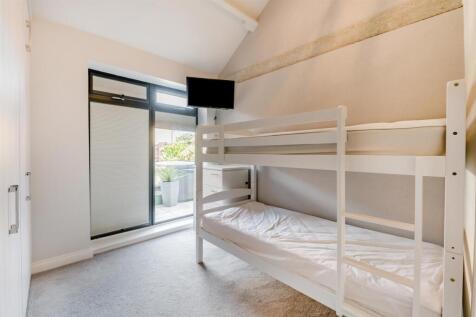8654036-interior45.jpg